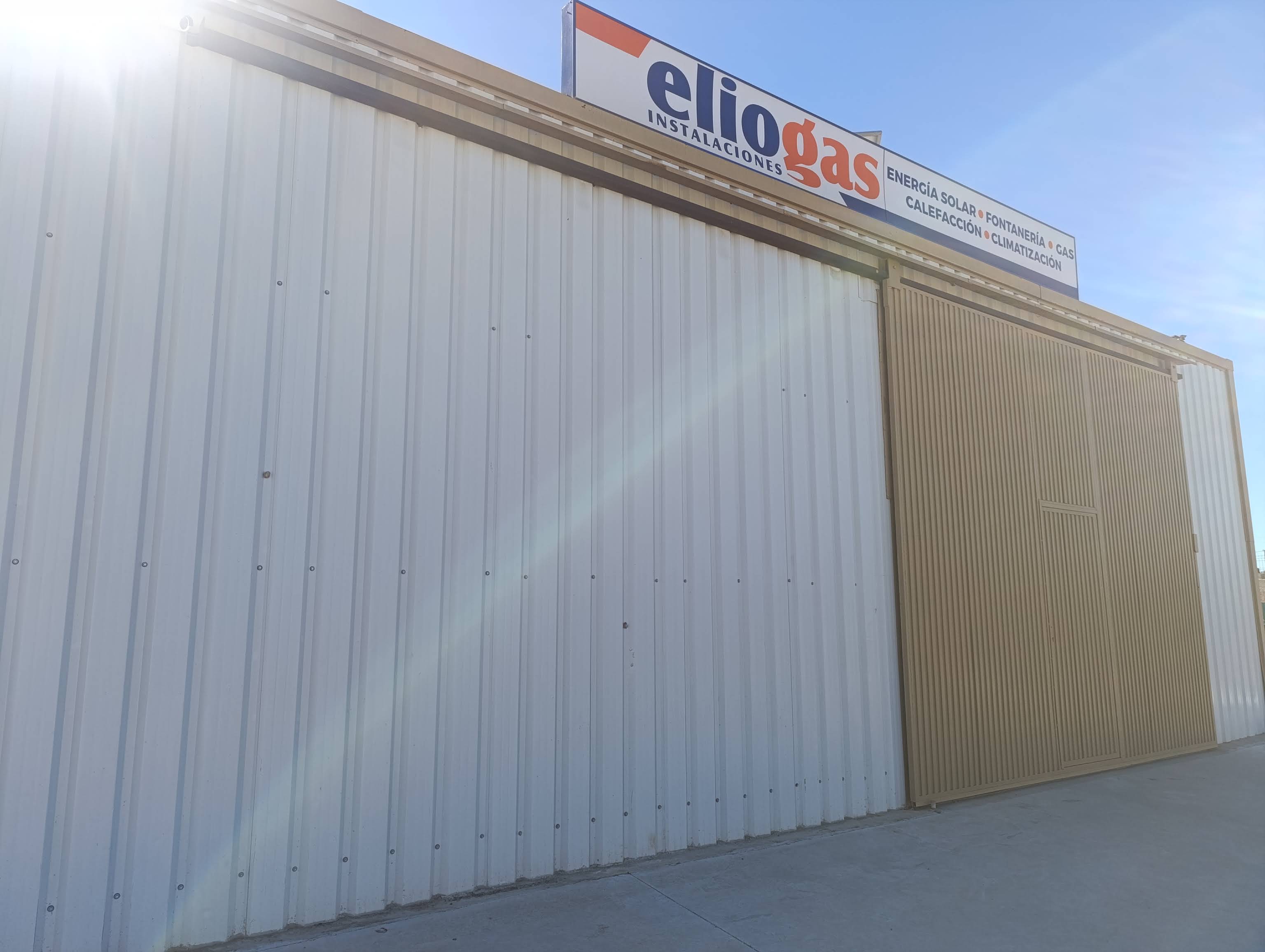 Nave propia de ElioGas Instalaciones en Lorca